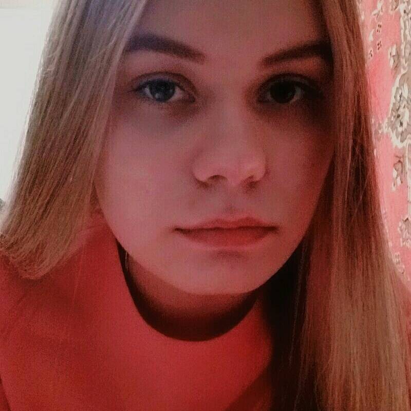 Оленька Головко