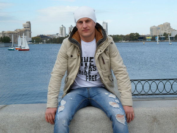 Денис Мельников