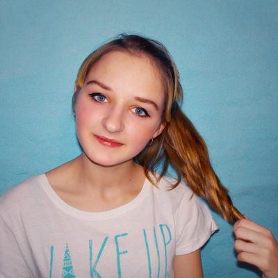 Оля Шкарпова