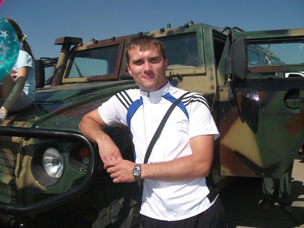 Алексей Тихонов