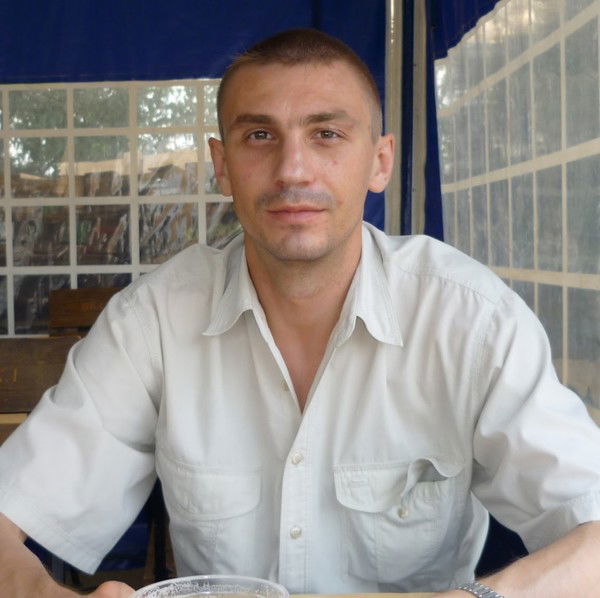 Евгений Ростов