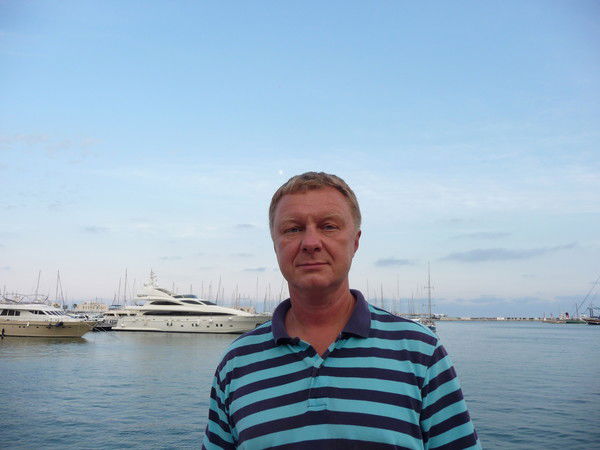 Александр Лазарев