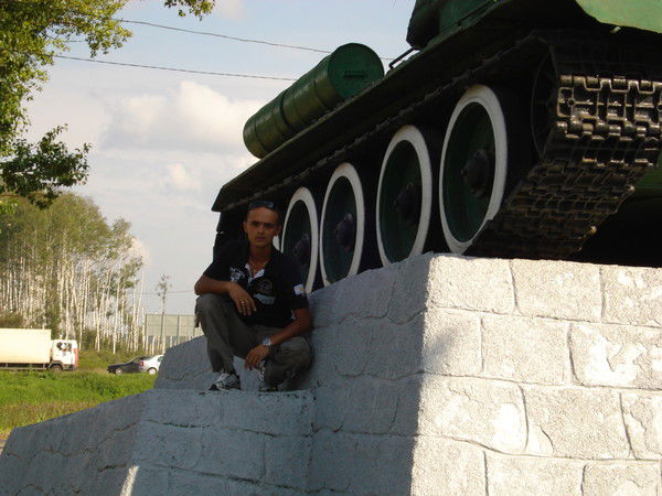 Антон Лазарев