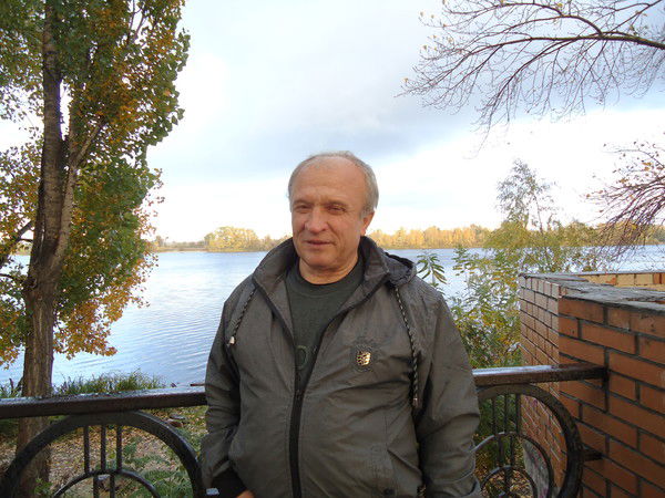 Владимир Пешков