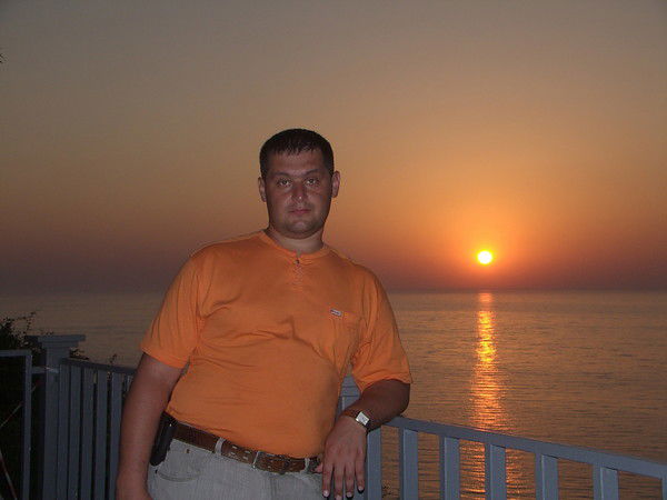 Виктор Папаика