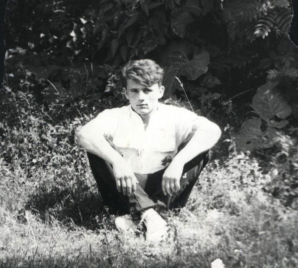 Юрий Петров