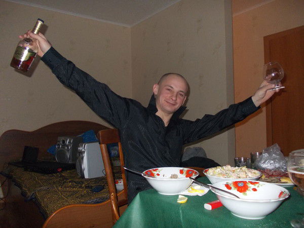 Женя Холмуратов