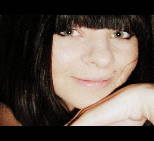 Анна Захарова