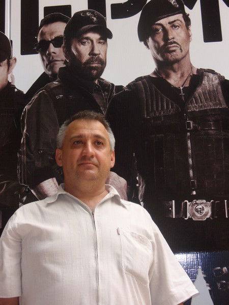 Роберт Дуваров