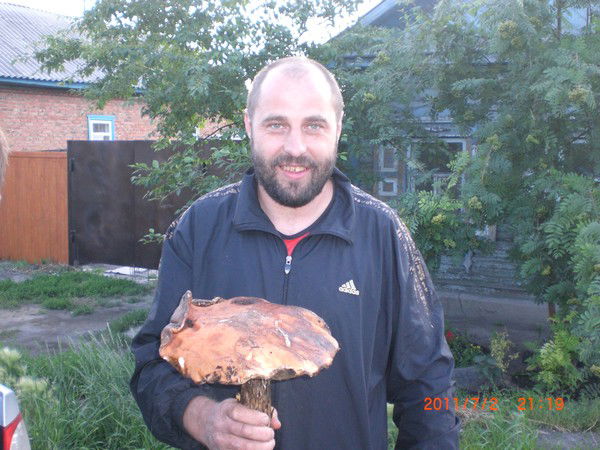 Максим Глебов