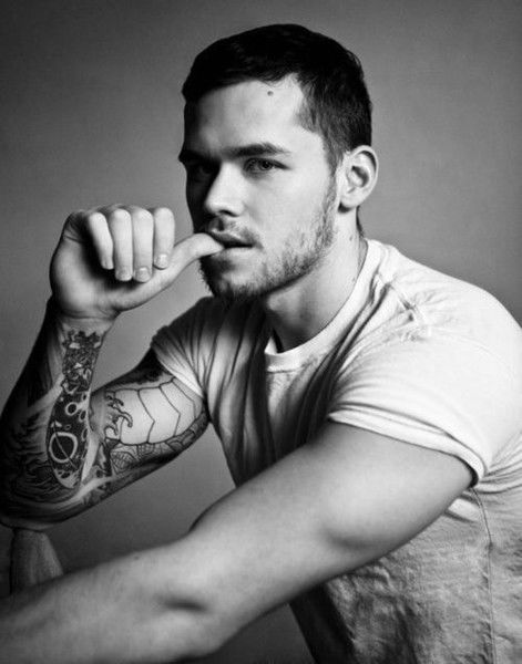 *ũ*р*ř*я*m*ы*й* ******