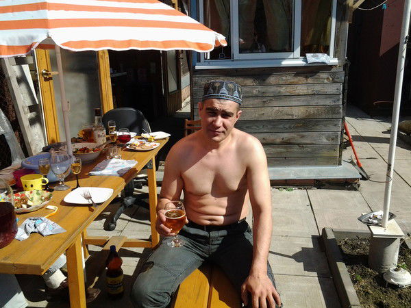 Александр Ларионов