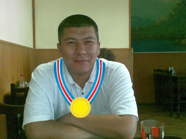 Арман Шакенов