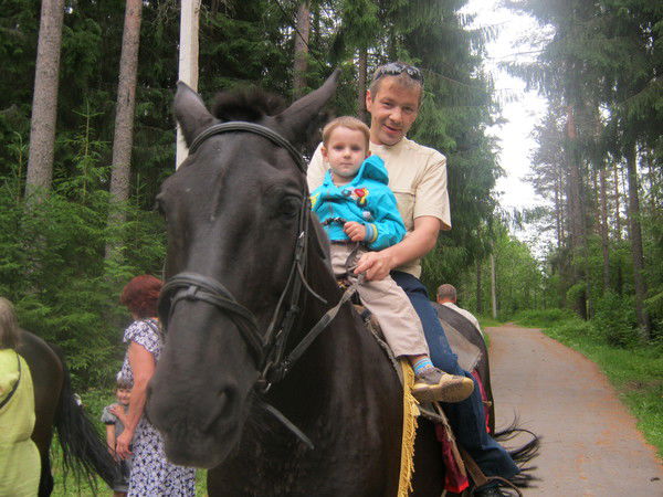 Николай Молов