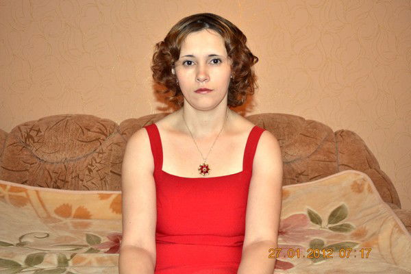 Лена Олейник