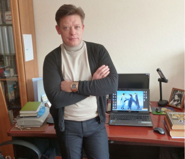 Виктор Суханов