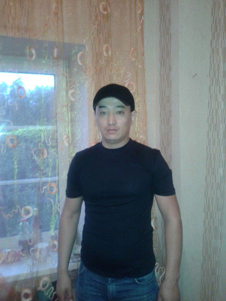 Эрнист Надиров