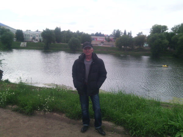 Анатолий Петров