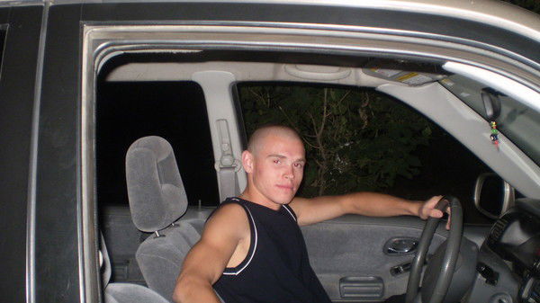 Димон Бекешев