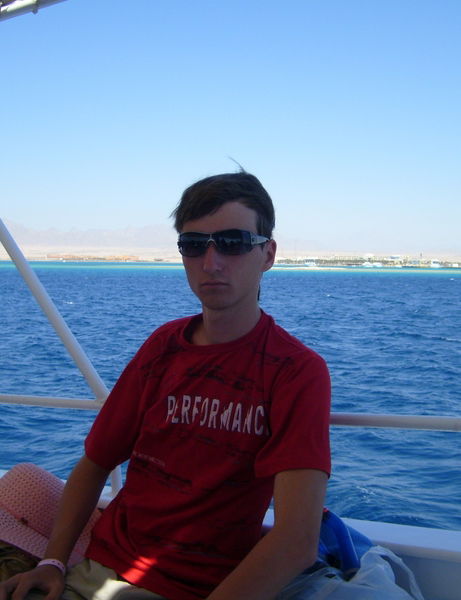 Денис Попов