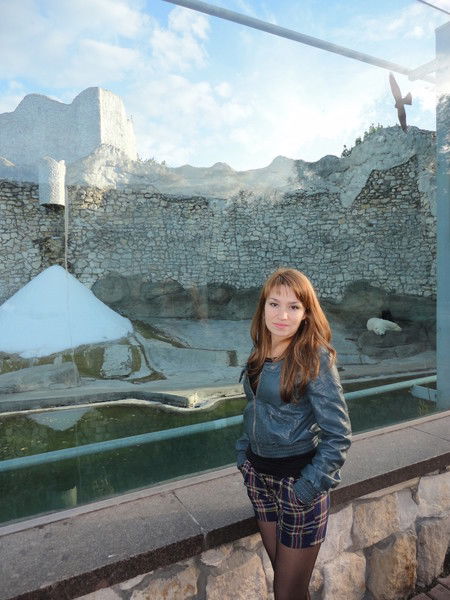 Лола Хусанова