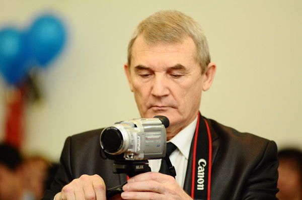 Геннадий Безматерных