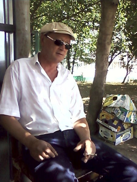 Александр Николаев