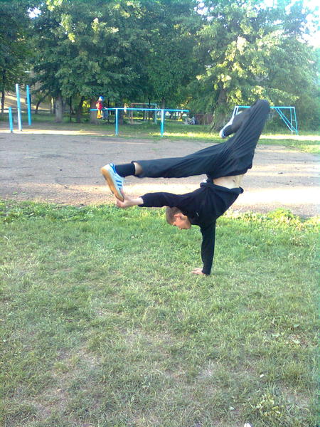 Антон Фамилия