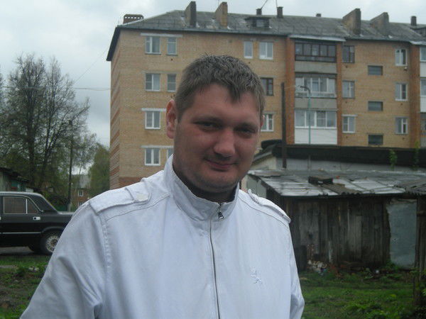 Михаил Попов