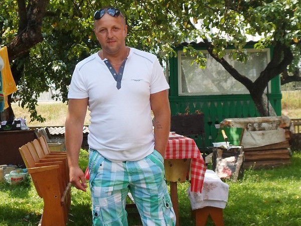 Олег Величко