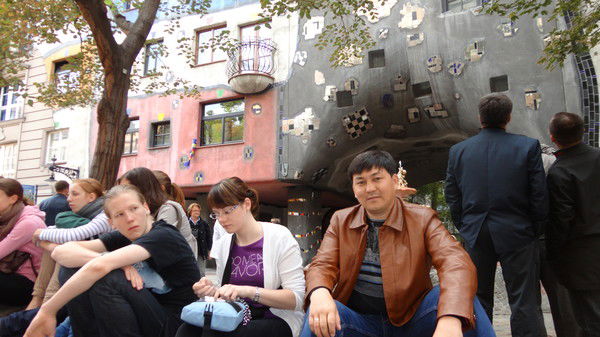 Алмас Максут