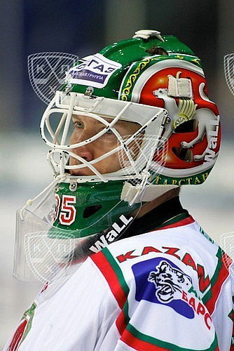 Динар Саляхов