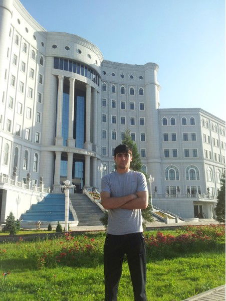 Хуршед Максудов