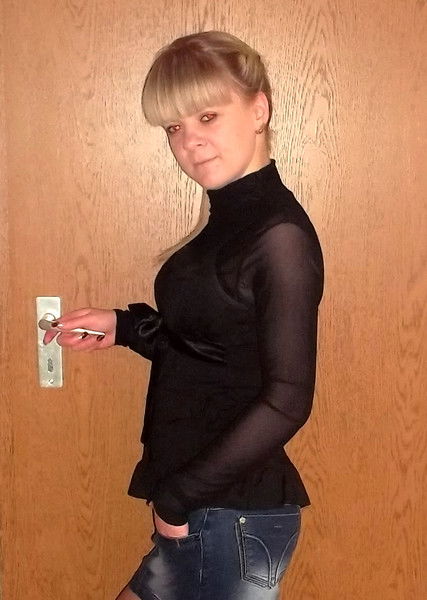 Оленька Белятко