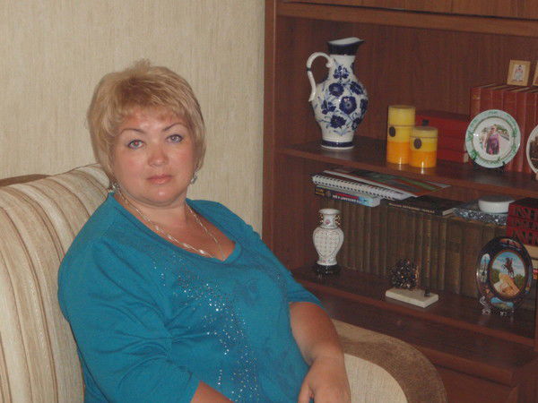 Елена Костюченко
