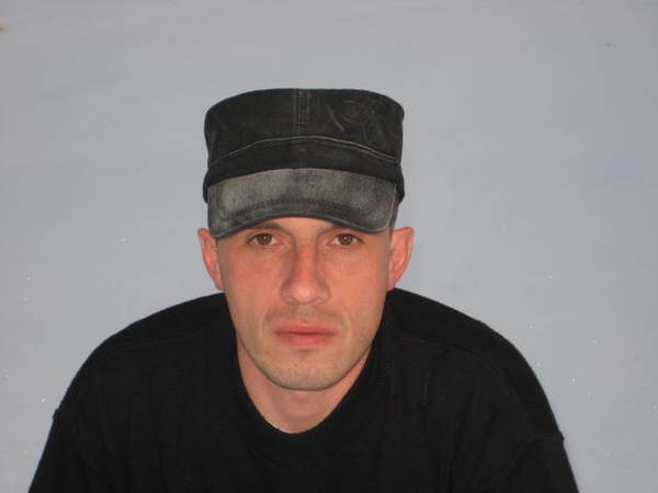 Олег Савостин