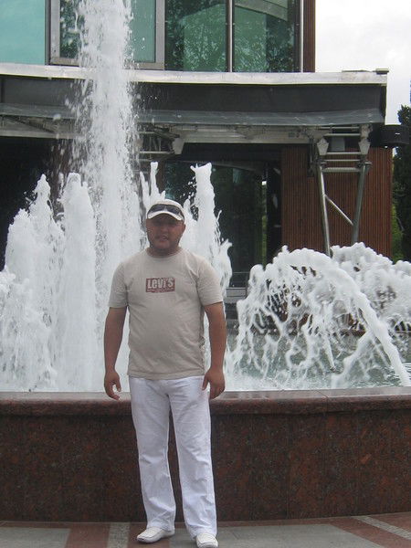 Сафаров Хуршед