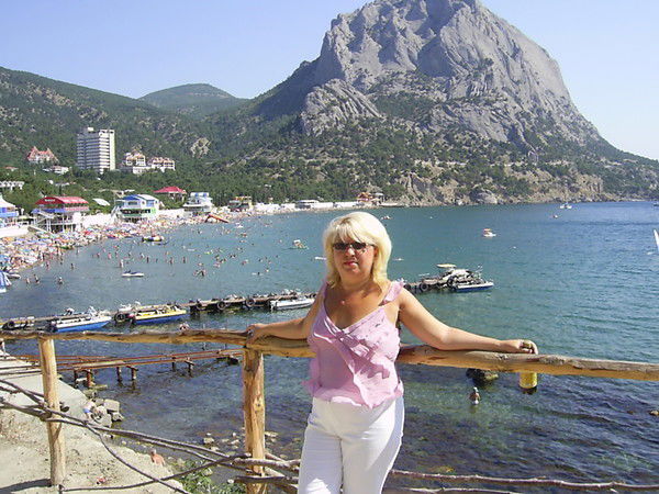 Елена Ходос