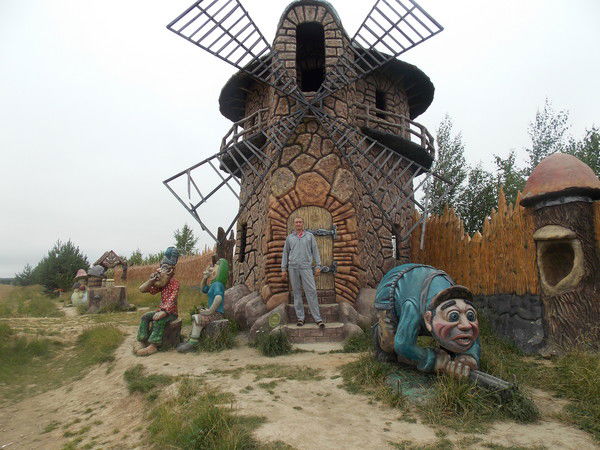 Денис Толстов