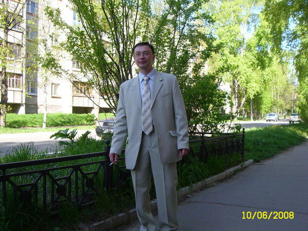 Александр Мостров