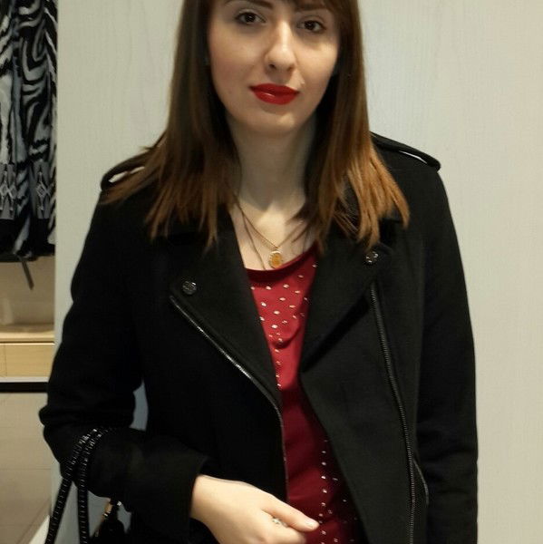 Оля Кичатая