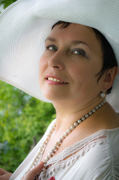 Елена Леонова