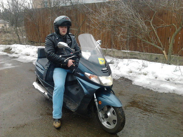 Денис Дикарев