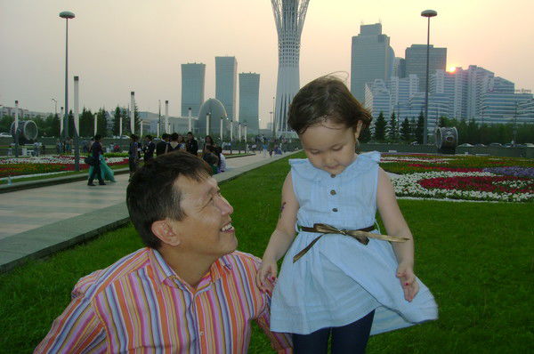 Алмас Султанов