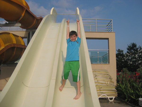 Толя Воронов