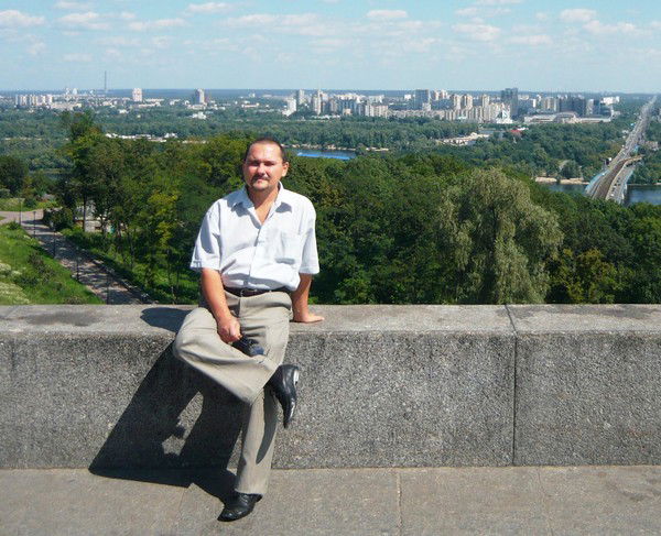 Александр Мирошниченко