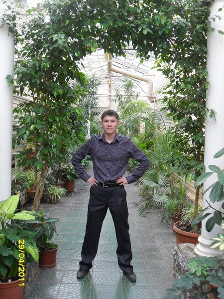 Анатолий Ахмедходжаев