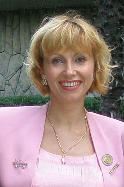 Лиана Ельчанинова