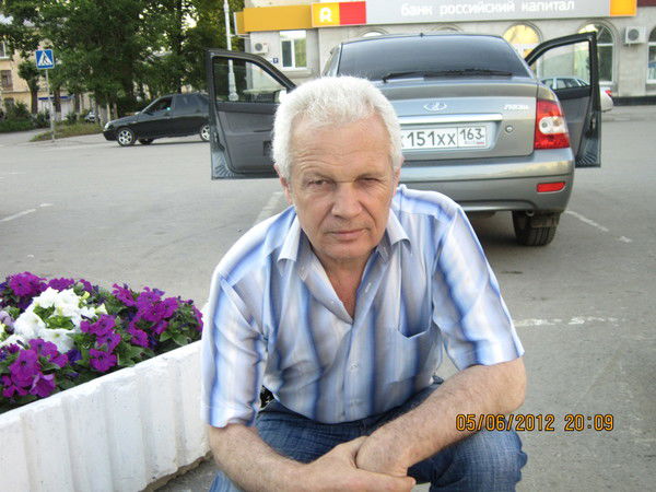 Александр Чекаев