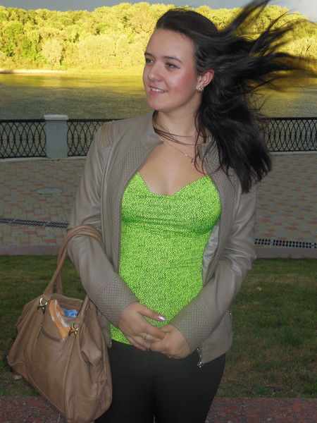 Оля Максименко